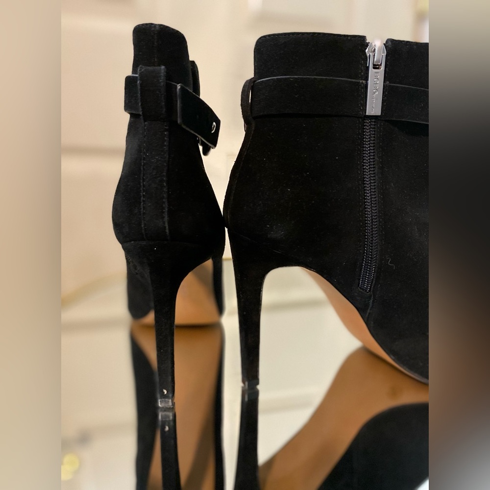 Good Condition Bcbgeneration| Open-Toe Booties| S… - image 5